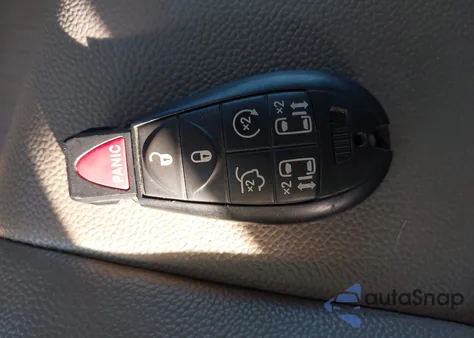 2013 Chrysler Town & Country Touring-L z USA, uszkodzony, nr VIN 2C4RC1CG3DR569577